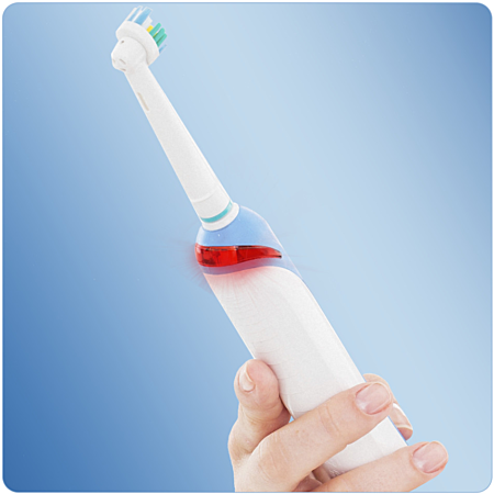 Oral-B Pro 700 CrossAction Electric Toothbrush – D16513