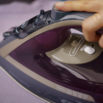 Tefal Smart Protect Plus Steam Iron – FV6870E0
