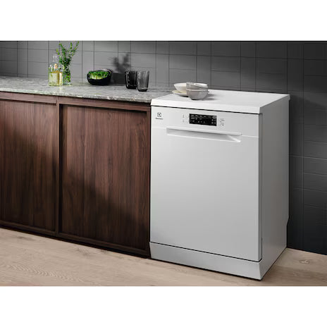 Electrolux UltimateCare 300 Freestanding Dishwasher