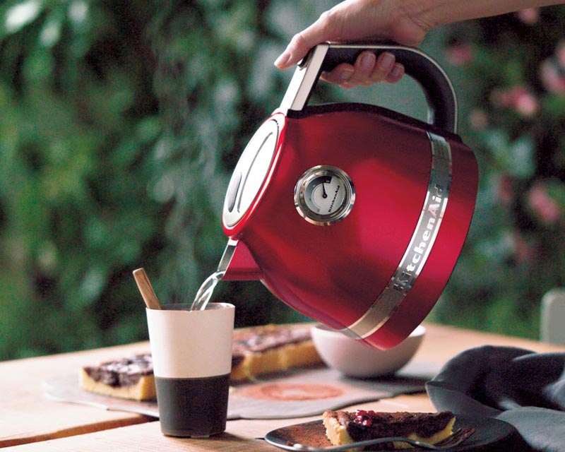 KitchenAid Electric Kettle – Empire Red