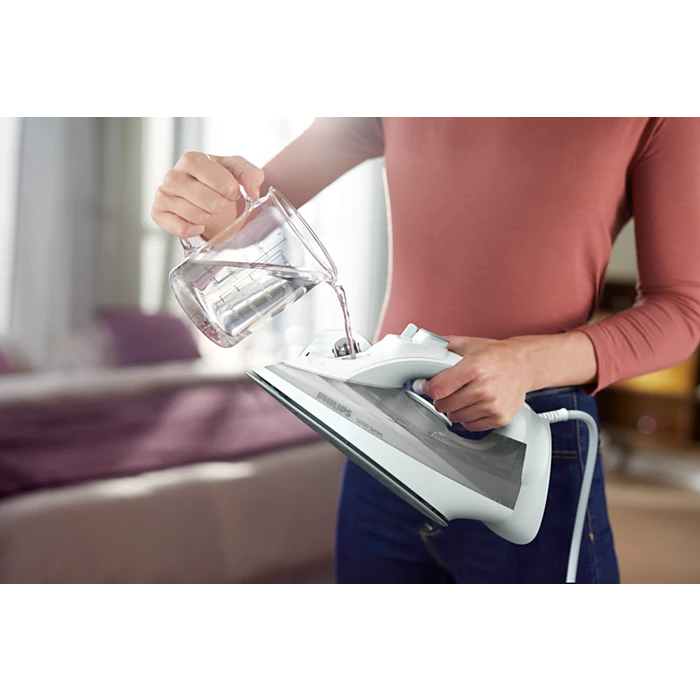 Philips 5000 Series Steam Iron DST5010/16